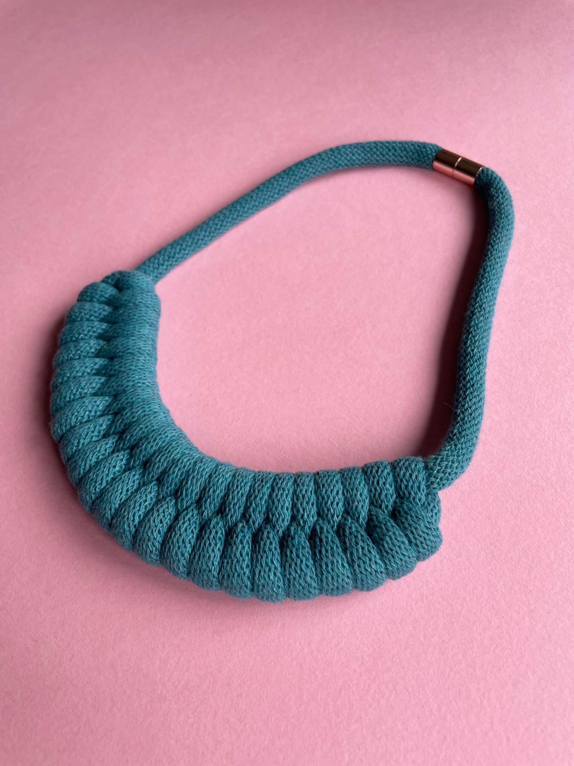 Teal Magnetic Fasteneing Chunky Necklace