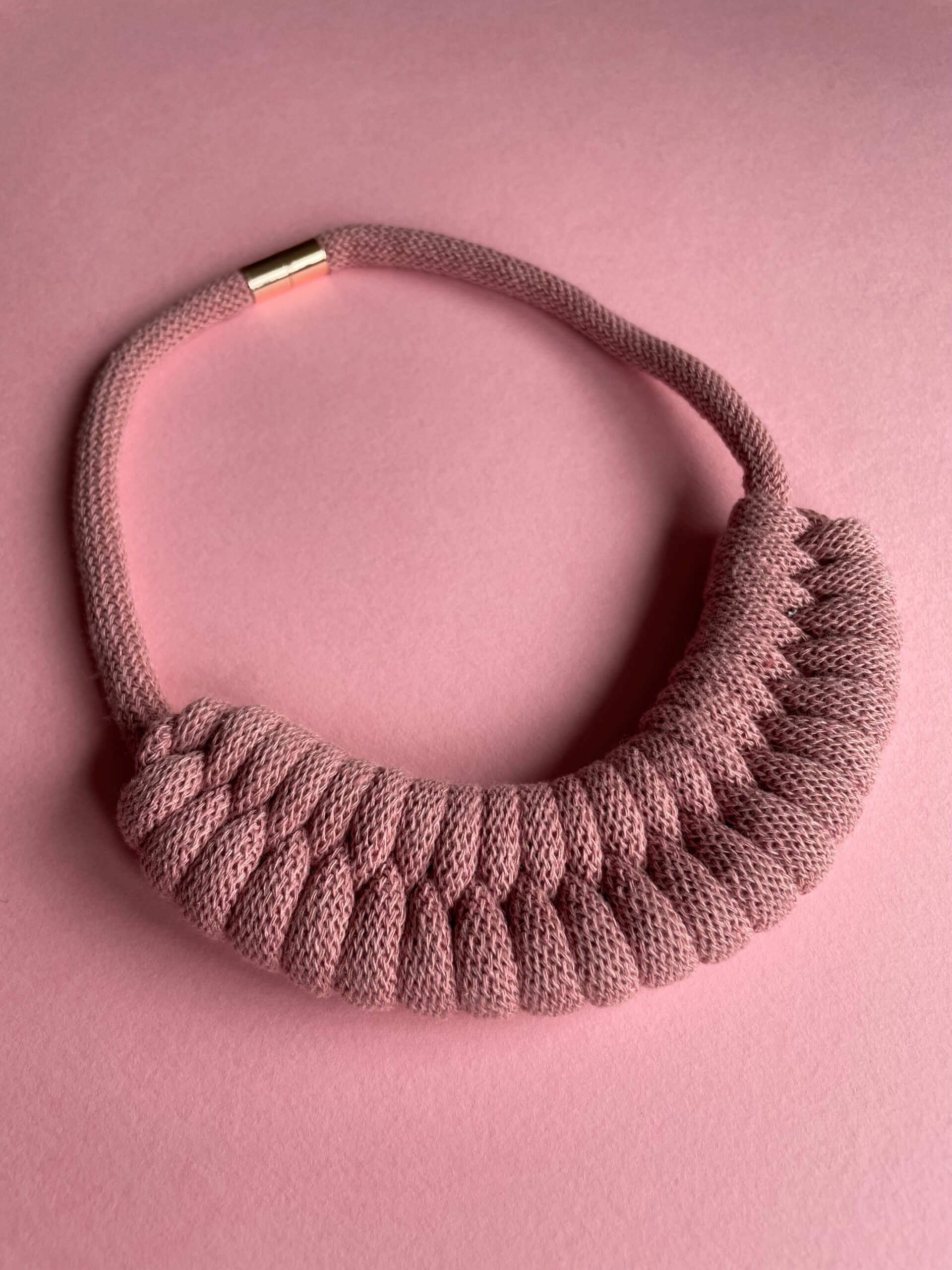 Blush Magnetic Fasteneing Chunky Necklace