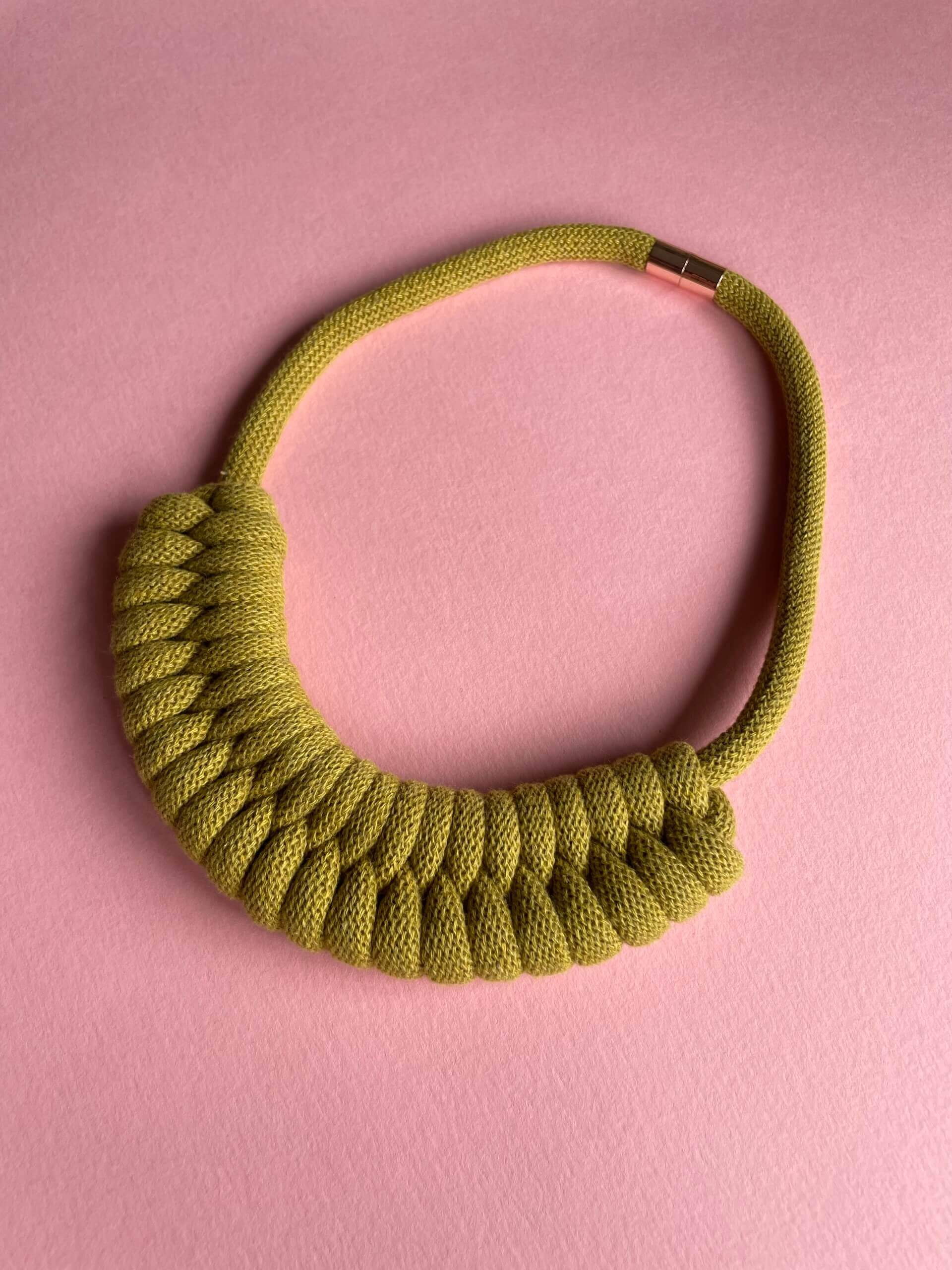 Kiwi Magnetic Fasteneing Chunky Necklace