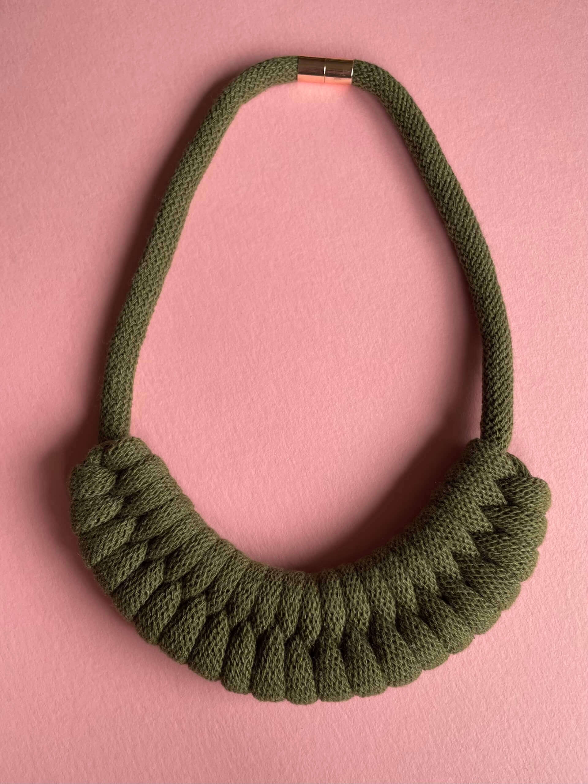 Avocado Magnetic Fasteneing Chunky Necklace